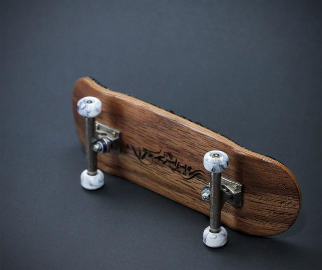 Walnut Beauty picture miniature