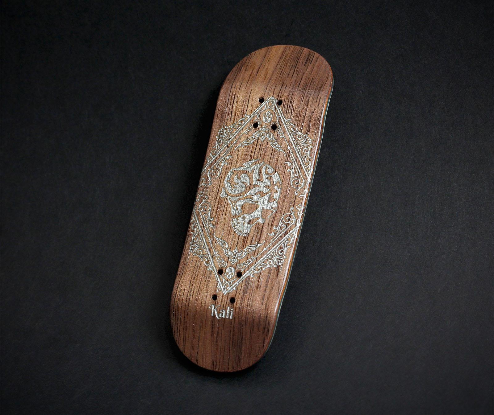 Silver Skull picture 1